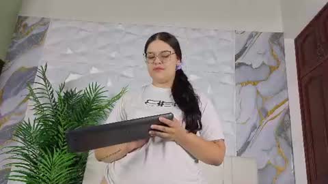 zully_fox online show from 06-28-26, 04:40