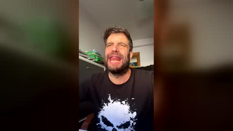 Snapshot of zurdineno chatting on 04-16-26, 10:05 zurdineno online show from 04-16-26, 10:05