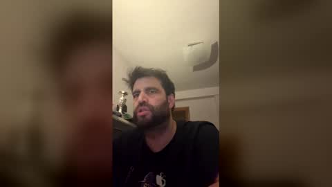 Snapshot of zurdineno chatting on 04-24-26, 10:34 zurdineno online show from 04-24-26, 10:34