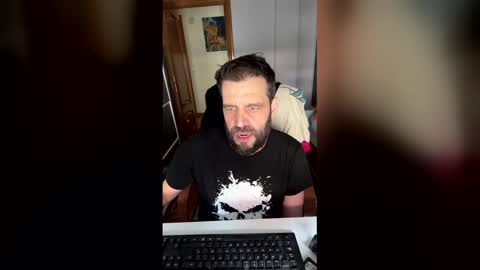 Snapshot of zurdineno chatting on 05-11-26, 09:37 zurdineno online show from 05-11-26, 09:37