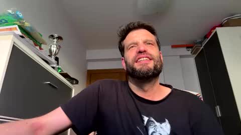 Snapshot of zurdineno chatting on 05-31-26, 07:26 zurdineno online show from 05-31-26, 07:26