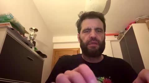 Snapshot of zurdineno chatting on 06-05-26, 11:21 zurdineno online show from 06-05-26, 11:21
