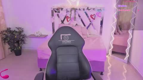 ZURY   online show from 11-19-25, 11:43