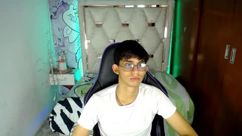 Snapshot of zxvn_n chatting on 06-05-26, 12:33 ZX online show from 06-05-26, 12:33