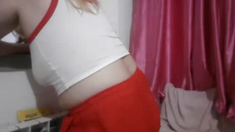 Snapshot of zy75ana chatting on 07-28-26, 02:35 KissmemyLove online show from 07-28-26, 02:35