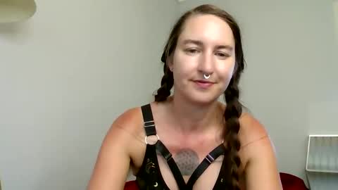 Snapshot of zyracloudplays chatting on 10-06-25, 12:41 Zyra Cloud online show from 10-06-25, 12:41