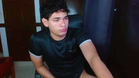 Snapshot of zyrosxk chatting on 07-01-26, 04:25 antonio felipe online show from 07-01-26, 04:25