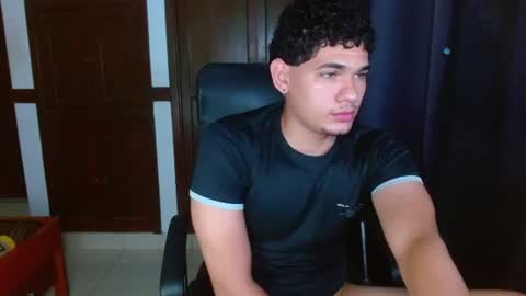 Snapshot of zyrosxk chatting on 07-10-26, 06:39 antonio felipe online show from 07-10-26, 06:39
