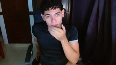 Snapshot of zyrosxk chatting on 07-13-26, 04:15 antonio felipe online show from 07-13-26, 04:15