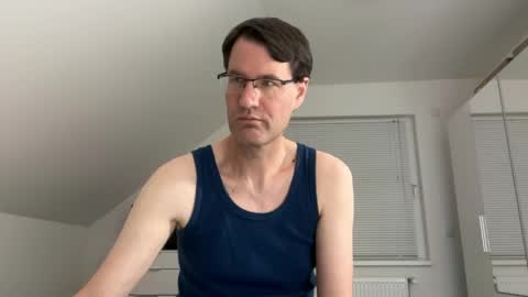Snapshot of zzz123_cam chatting on 05-02-26, 03:28 zzz123_cam online show from 05-02-26, 03:28