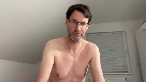 Snapshot of zzz123_cam chatting on 05-11-26, 02:45 zzz123_cam online show from 05-11-26, 02:45