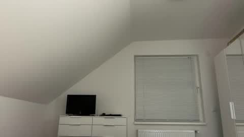 Snapshot of zzz123_cam chatting on 05-15-26, 03:41 zzz123_cam online show from 05-15-26, 03:41