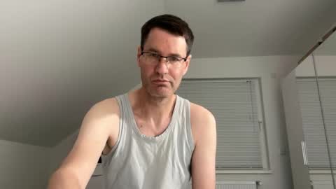 Snapshot of zzz123_cam chatting on 05-23-26, 03:27 zzz123_cam online show from 05-23-26, 03:27