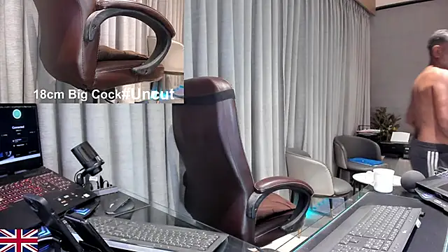 OnlineBossUK online show from 06-18-26, 03:16
