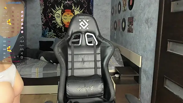 Horny Nikki  online show from 02-08-25, 03:08