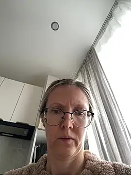 angelmommu online show from 04-21-26, 06:20