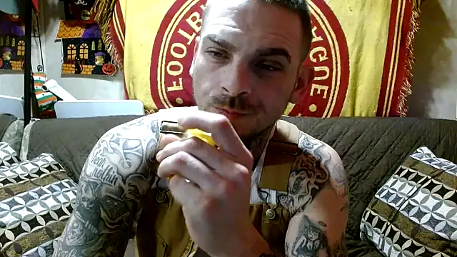 Snapshot of DADDY_KANE8--- chatting on 01-25-25, 02:15 DADDY KANE8--- online show from 01-25-25, 02:15