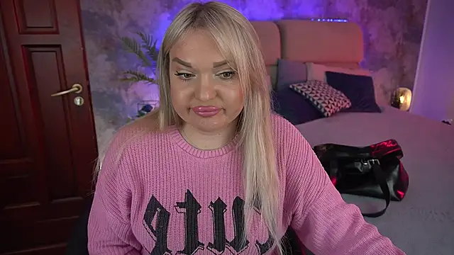 Snapshot of MissyMartinez chatting on 03-17-25, 08:51 MissyMartinez online show from 03-17-25, 08:51