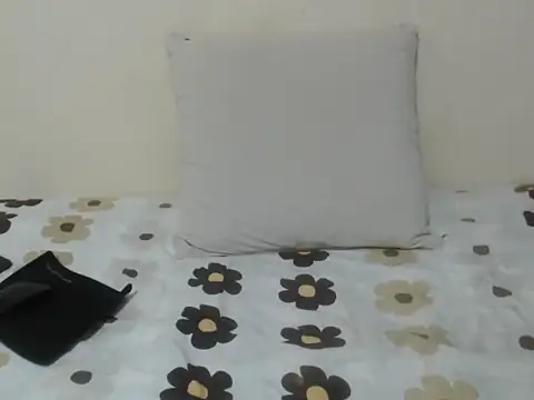 Snapshot of queen__ebony chatting on 03-15-25, 06:54 queen  ebony online show from 03-15-25, 06:54