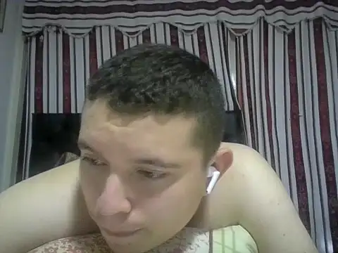Snapshot of mons41 chatting on 02-21-26, 10:00 mons41 online show from 02-21-26, 10:00