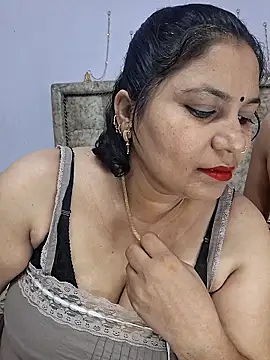 Snapshot of MOM-SUN-COUPLE chatting on 03-15-25, 05:04 MOM-SUN-COUPLE online show from 03-15-25, 05:04