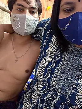 Snapshot of MOM-SUN-COUPLE chatting on 09-11-25, 05:13 MOM-SUN-COUPLE online show from 09-11-25, 05:13