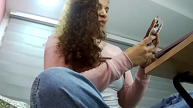 gatubelahot online show from 11-15-25, 12:30