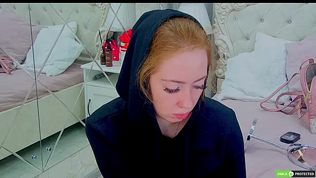 Snapshot of TinaBrook chatting on 10-15-25, 03:50 TinaBrook online show from 10-15-25, 03:50