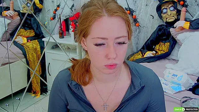 Snapshot of TinaBrook chatting on 10-17-25, 04:04 TinaBrook online show from 10-17-25, 04:04