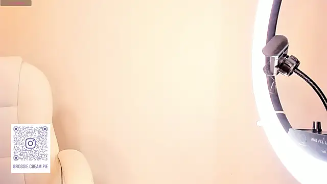 Petit-Rosse online show from 02-20-25, 02:40