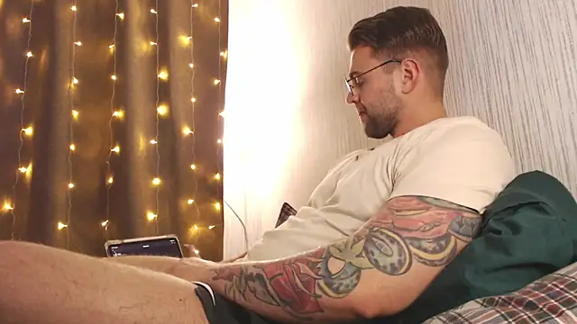 WayneWilson online show from 12-21-25, 07:48