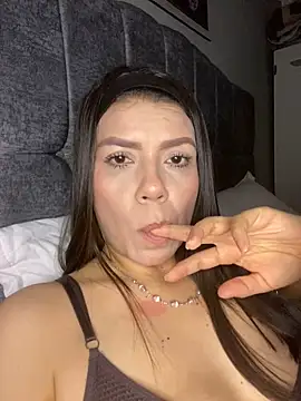 martina contreras online show from 05-09-26, 04:06
