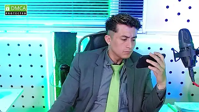 Darko0717 online show from 10-22-25, 01:44