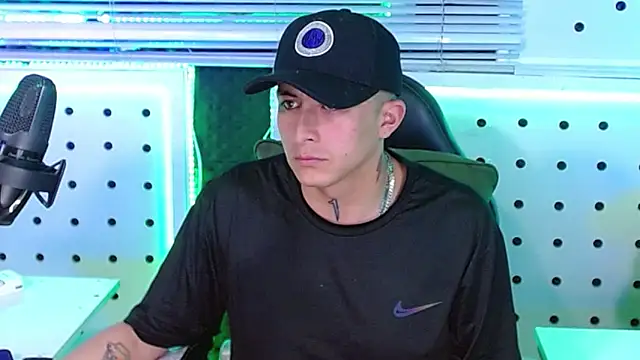 Darko0717 online show from 12-18-25, 02:50