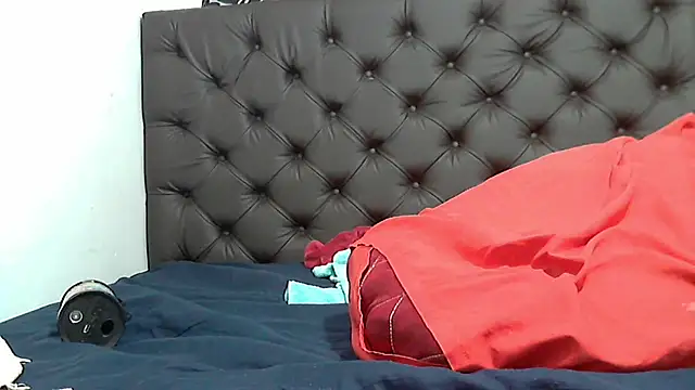 sluttylaura21 online show from 03-09-25, 02:43