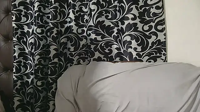 sluttylaura21 online show from 09-09-25, 05:12