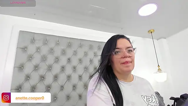 anette cooper online show from 12-23-25, 03:26