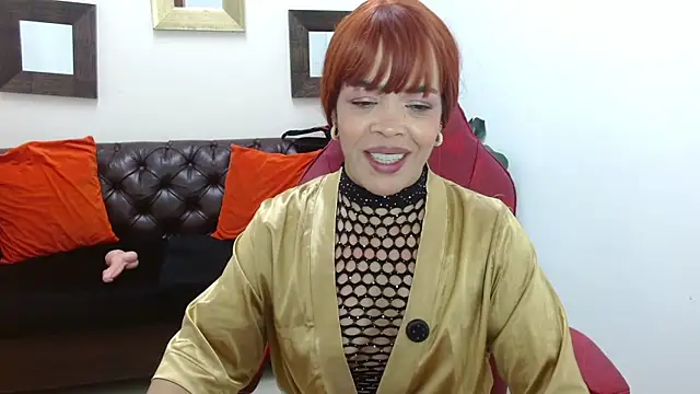 Abril Beltran  online show from 10-24-25, 05:09
