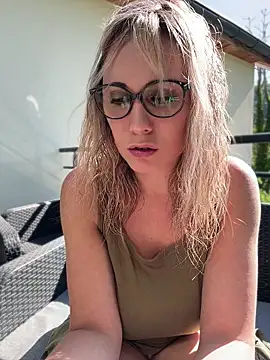 Leanymphoo online show from 04-21-26, 09:04