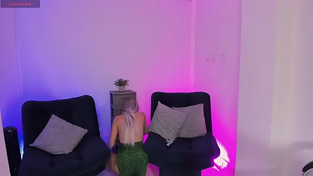 emilly smith 1 online show from 11-08-25, 07:52