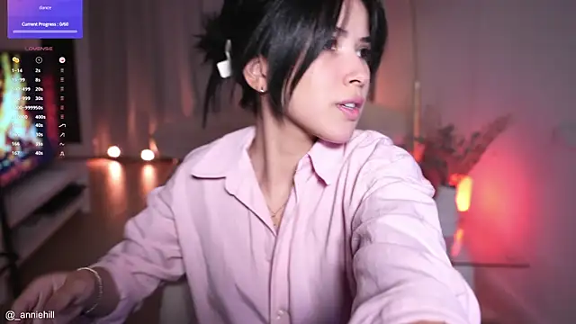 Snapshot of anniehillofficial chatting on 09-27-25, 08:25 anniehillofficial online show from 09-27-25, 08:25