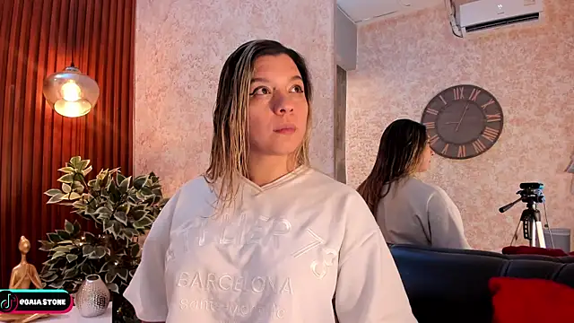 Gaia Stone online show from 01-05-25, 12:53