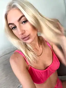 Mia Roxie online show from 10-16-25, 02:34