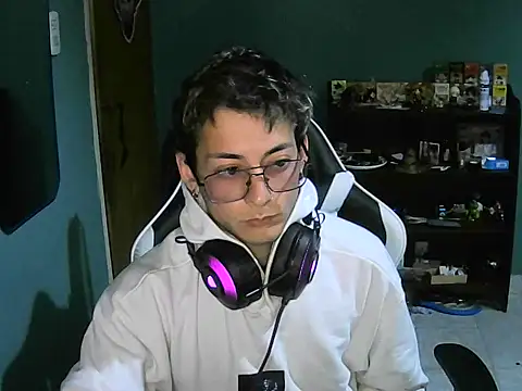 Snapshot of Jughead_16 chatting on 11-05-25, 03:50 Jughead 16 online show from 11-05-25, 03:50