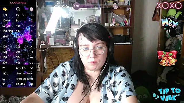 Snapshot of LeonaHarrison chatting on 12-13-24, 10:45 LeonaHarrison online show from 12-13-24, 10:45