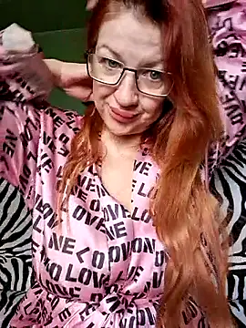 Snapshot of KiraXTender chatting on 06-13-26, 10:40 KiraXTender online show from 06-13-26, 10:40