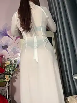 Snapshot of Hoa_Bimup chatting on 11-18-25, 08:46 Hoa Bimup online show from 11-18-25, 08:46