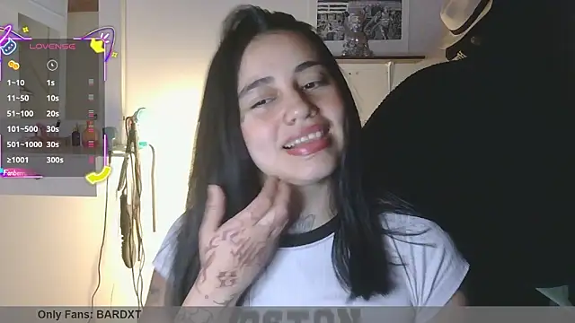 Snapshot of val_bardot chatting on 06-04-26, 02:17 val bardot online show from 06-04-26, 02:17