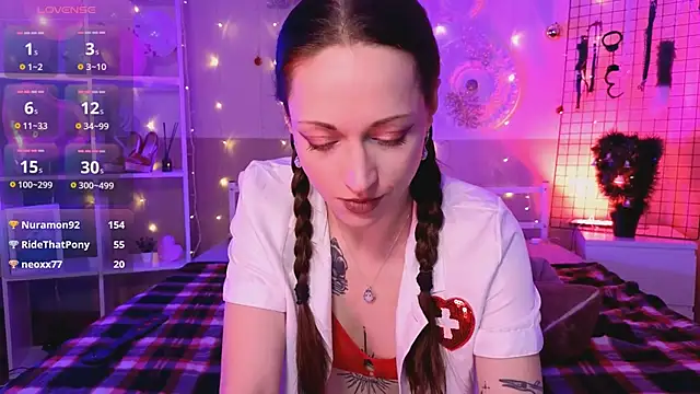 Snapshot of ServantBrook chatting on 01-04-25, 08:06 ServantBrook online show from 01-04-25, 08:06