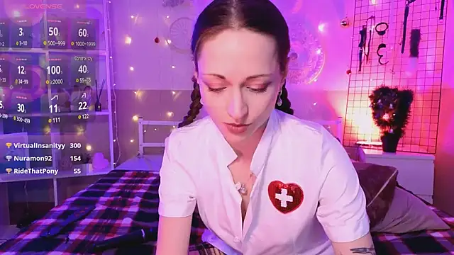 Snapshot of ServantBrook chatting on 01-04-25, 11:11 ServantBrook online show from 01-04-25, 11:11